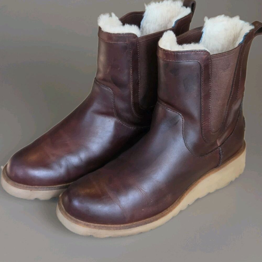 UGG Australia Women’s US 7.5 Slim Brit Chestnut Brown Leather Wedge Boot